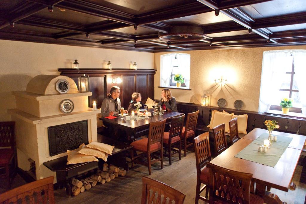 Hotel Weisses Ross Marienberg Ngoại thất bức ảnh